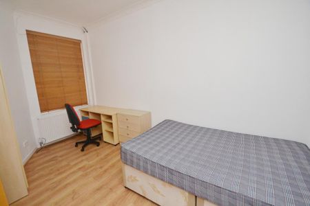 5 bedroom terraced house to rent - Photo 3