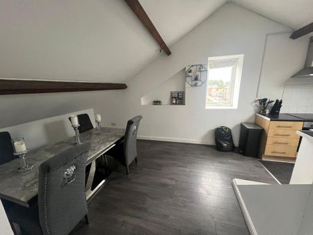 2 bedroom flat to rent - Photo 2