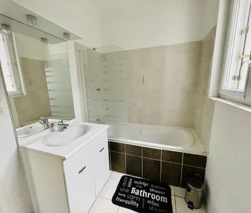 Location Appartement 3 pièces 65m² CHATELLERAULT 86100 - Photo 3