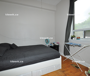 LARGE, bright 4 bedroom flat at Bloor and Bathurst - Photo 6