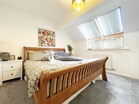 2 bedroom Flat to rent - Photo 5