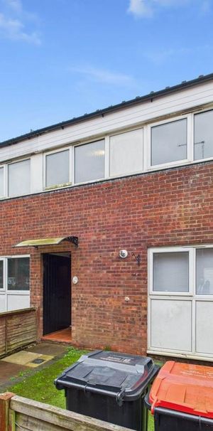 3 bedroom terraced house to rent - Photo 1