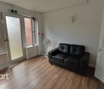 4 bedroom terraced house to rent - Photo 1
