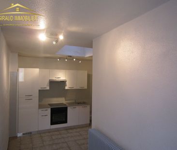 CHARLIEU - Rue de l'Hôtel Dieu - Appartement au premier ... - Photo 4