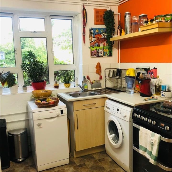 1 Bed Flat, Longberrys, NW2 - Photo 1