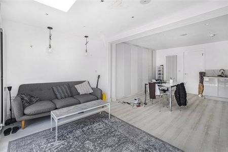 Risborough Street, London, SE1 0HF - Photo 2