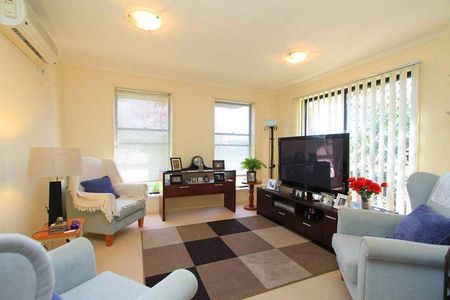 1/22 Mulqueeny Street, Wodonga VIC 3690 - Townhouse For Rent | Domain - Photo 2