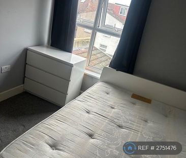 1 bedroom in a house share to rent - Photo 3