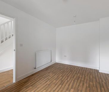 3 bedroom end of terrace house to rent - Photo 6