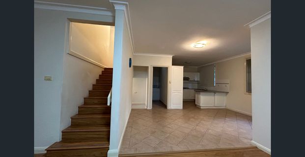 Beautiful two storey townhouse - Photo 1