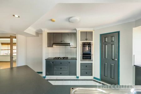19 Bainbridge Mews, Currambine WA 6028 - Photo 5