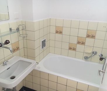 Klein, fein und gemütlich - 1-Zimmerwohnung in Lyss - Photo 3
