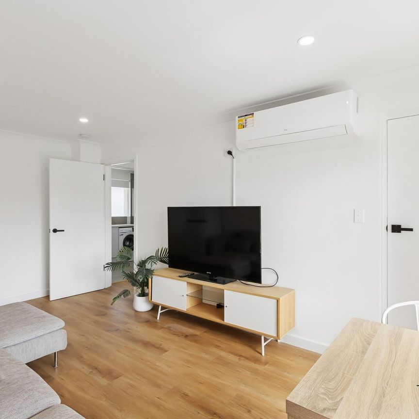 Modern Furnished One Bedroom Apartment in the Heart of Rivervale - Perfect for a Cozy Lifestyle! - Photo 1