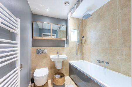 2 bedroom flat to rent - Photo 5