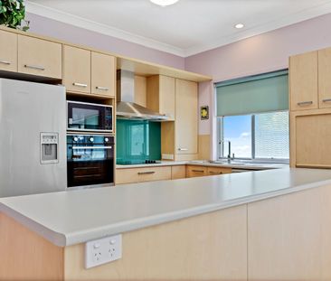 Modern, Accessible Villa in Peaceful Resort-Style Community! - Photo 5