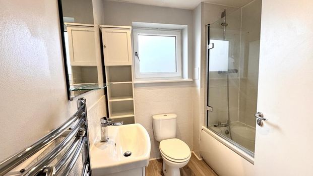 2 bedroom detached house to rent - Photo 1