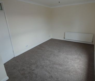 2 bed Apartment - To Let - Photo 6