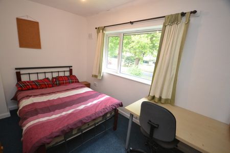 3 bed Semi-Detached House for Rent - Photo 2