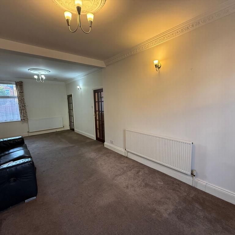 3 bedroom terraced house to rent - Photo 1