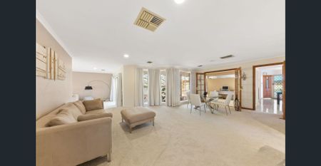 Spacious Family Home - Photo 5