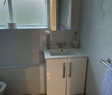 2 Bed Flat, Purpose Built, SE13 - Photo 5