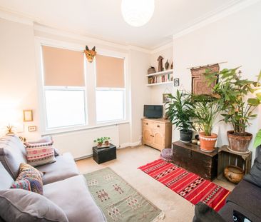 1 Bed Flat, Kingswood Road, SW2 - Photo 2