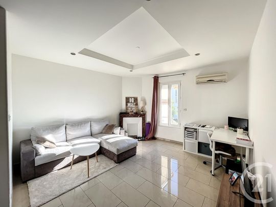 Location Appartement 2 pièces 44m² CHAMALIERES 63400 - Photo 1