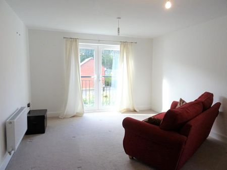 2 bedroom flat to rent - Photo 2