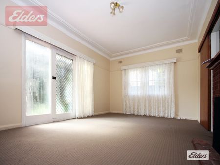 84 Flora Street - Photo 3