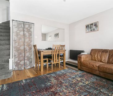 Kelly Close, Upper Halliford, Middlesex, TW17 8RL - Photo 3