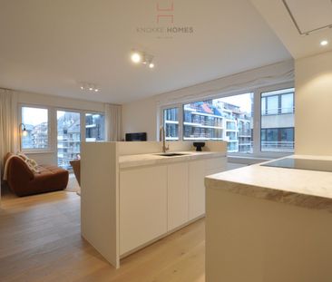 Volledig gerenoveerd, gemeubeld hoekappartement gelegen op enkele s... - Photo 6