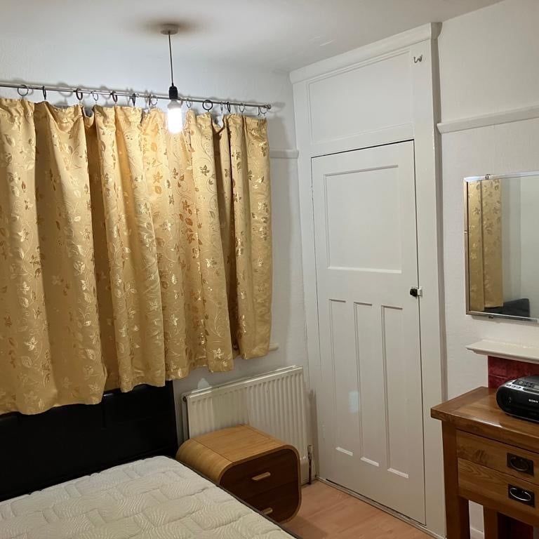 Room in a Shared House, Canada Avenue, N18 - Photo 1