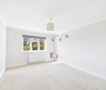 4 bedroom House in High Road, Maidenhead - Photo 3