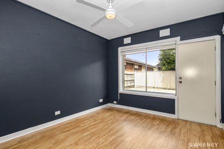 Cozy one bedroom residence nestled in a quiet location - Photo 3