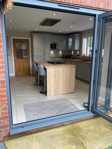 2 bedroom detached house to rent - Photo 4