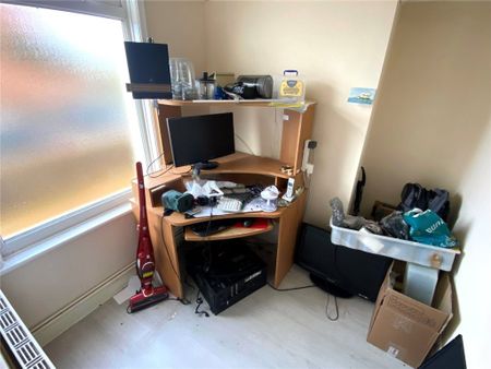 1 Bedroom Flat / Apartment - Eling Lane, Totton - Photo 5