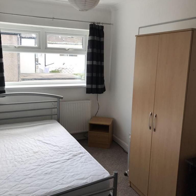 4 bedroom house to rent - Photo 1