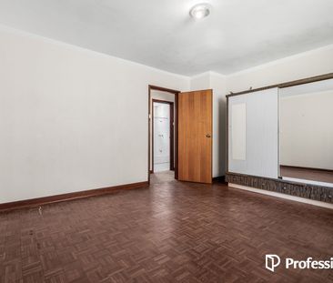 Spacious 2 x 1 in Joondanna! - Photo 2