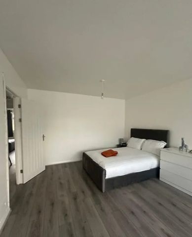 Room in a Shared House, London, E2 - Photo 3
