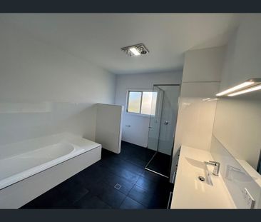 2 Fernleigh Avenue, Korora, NSW 2450 - Photo 2