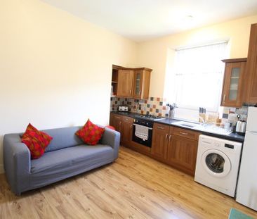 2 bedroom flat to rent - Photo 6
