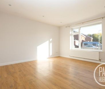 3 bedroom detached bungalow to rent - Photo 3