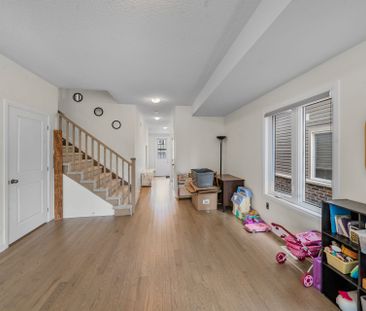 For Lease - 121 Oakmont Drive, Loyalist, Ontario - Photo 2