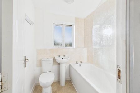 2 bedroom semi-detached house to rent - Photo 5