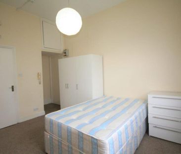 Studio Flat, Clanricarde Gardens, W2 - Photo 1