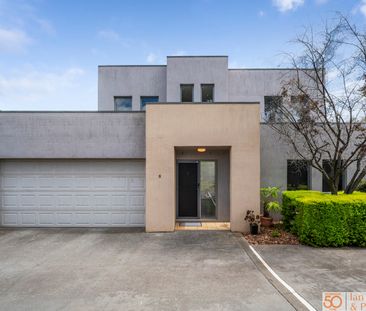 8/15 Ironbark Circuit, Jerrabomberra NSW 2619 - House For Rent | Do... - Photo 2