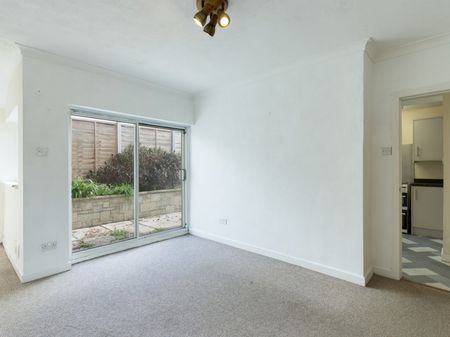 Storrington Place, Stonehouse, Gloucestershire, GL10 - Photo 2