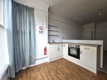 Studio to rent - Photo 2