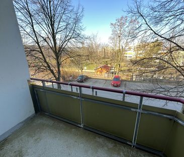 Wohlfühlwohnung mit Balkon und Einbauküche zum Verlieben - Photo 4