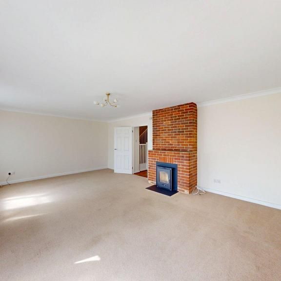 4 bedroom detached house to rent - Photo 1